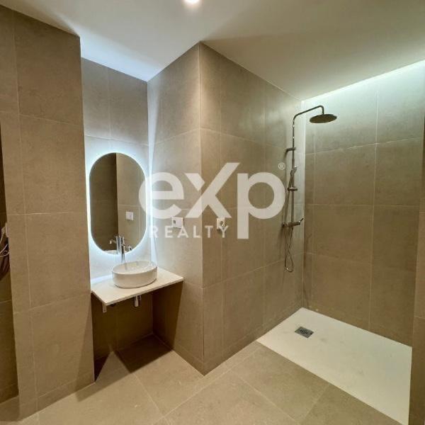 Exclusiva vivienda con terraza y vistas de ensueño frente al rio en Valencia